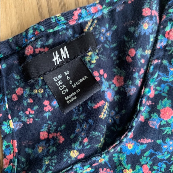 Floral dress - Picture 2 of 3